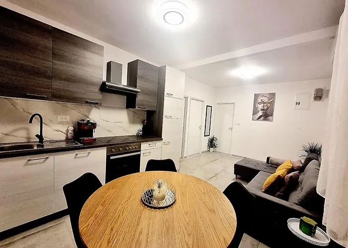 La Paulina's Iii Zadar