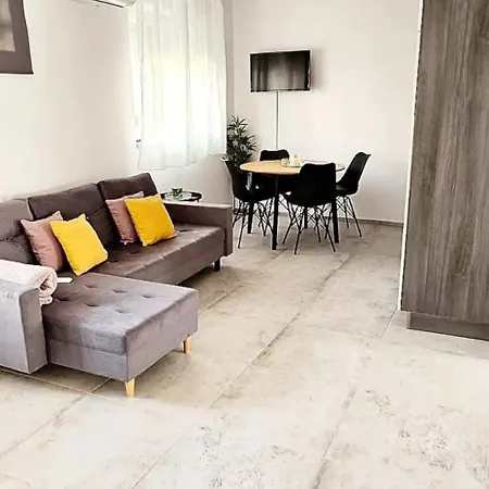 La Paulina's Iii Zara